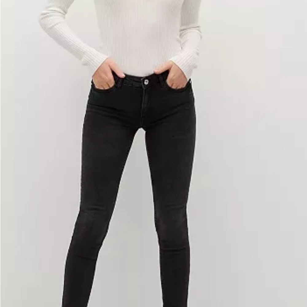 MANGO
Women's Kim Skinny Push-Up Jeans